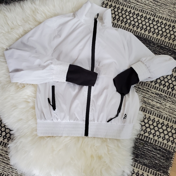 P'tula Jackets & Blazers - P'tula Tiffany zip up jacket